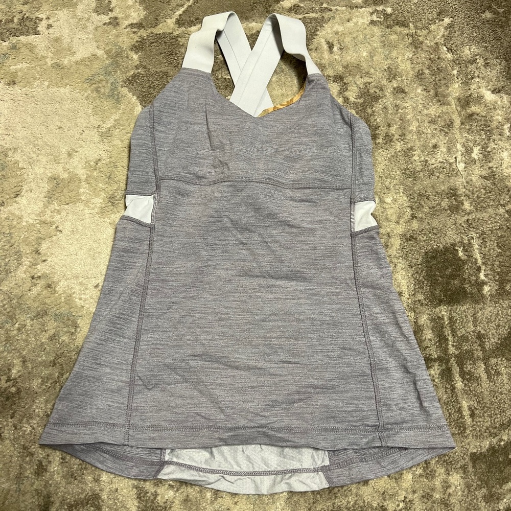 Lululemon 6 grey tank